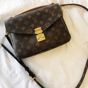 Louis Vuitton Pochette Metis
